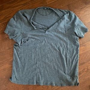 Vince 3 Button Xl t shirt